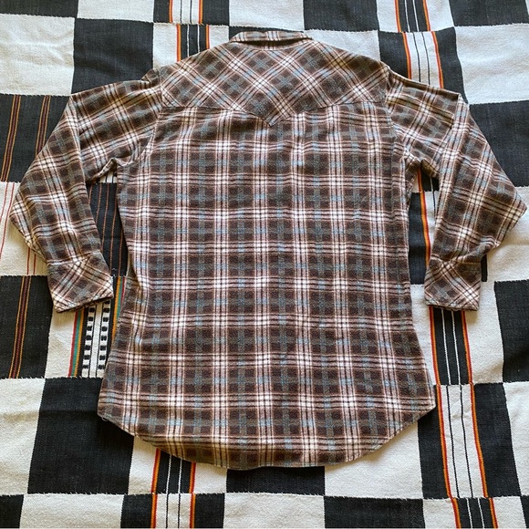 Vintage JC Penney Pearl Snap Flannel button up shirt. Size 15.5-33. Pockets! - Picture 7 of 15